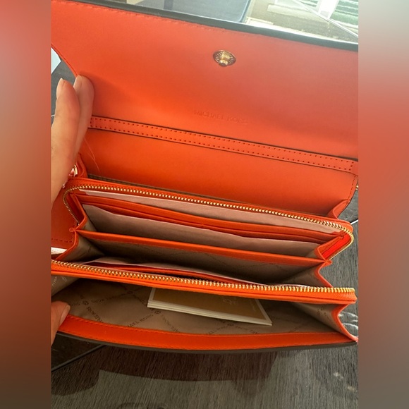 Michael Kors Xbody Leather Orange Natural beauty and soft feel! New With Tag - Picture 4 of 11